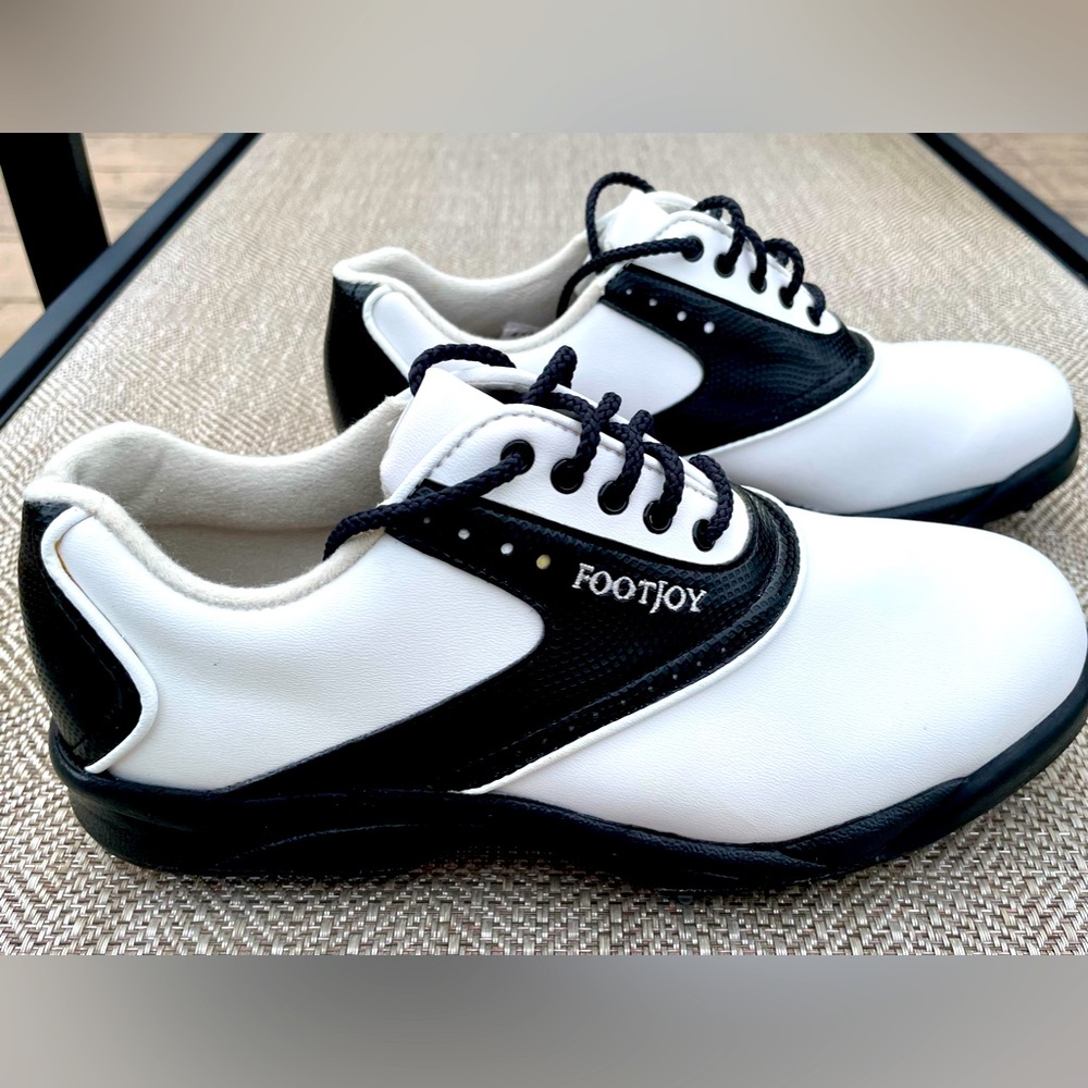 Ladies FootJoy Golf Shoes: 7
